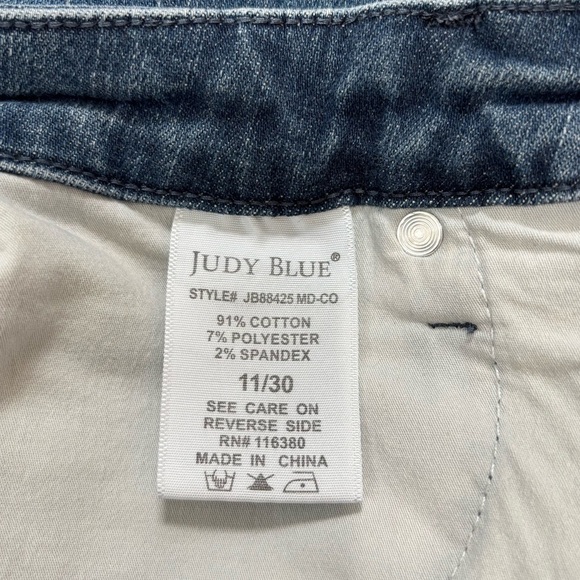 Judy Blue Y2K High Waist Raw Hem Bermuda Denim Blue Jean Shorts women's 11/30 - Picture 8 of 14